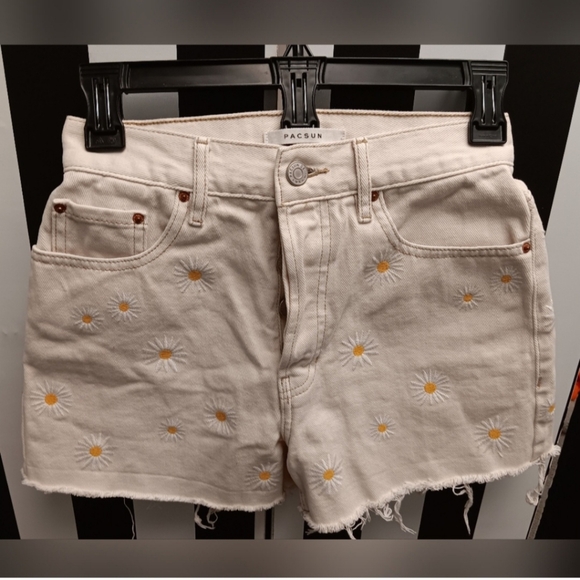 PacSun Pants - Pacsun Daisy Shorts